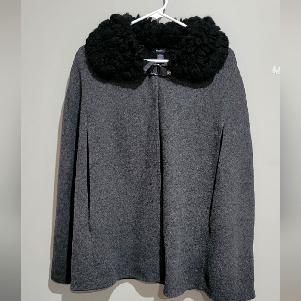 Modena one size fits all  cape